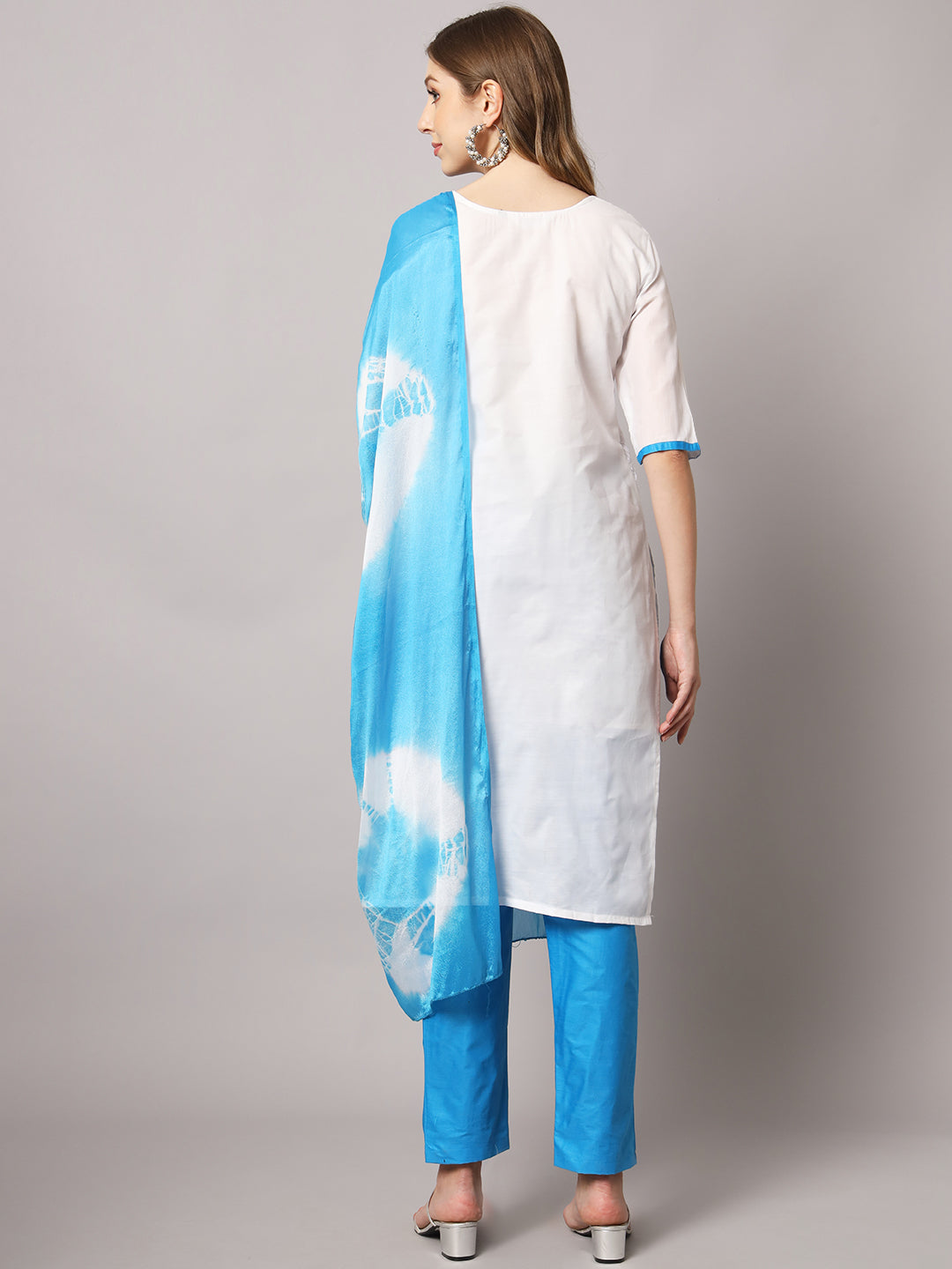 Cotton blend chikenkari kurta set with dupatta