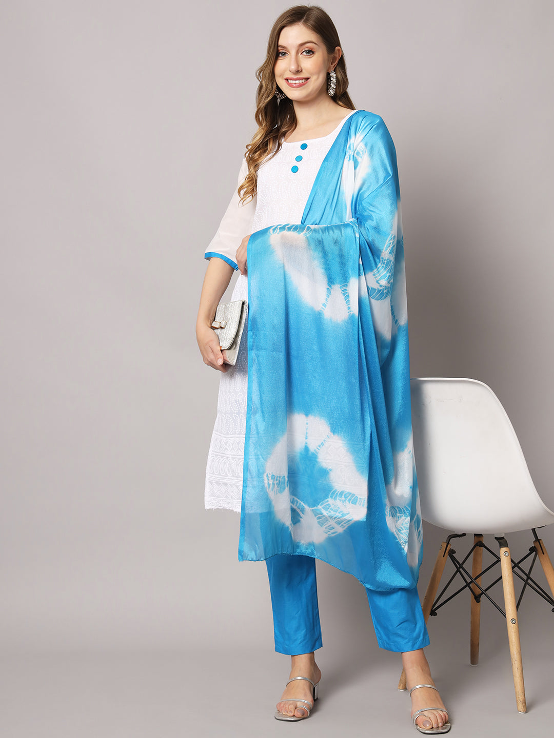 Cotton blend chikenkari kurta set with dupatta