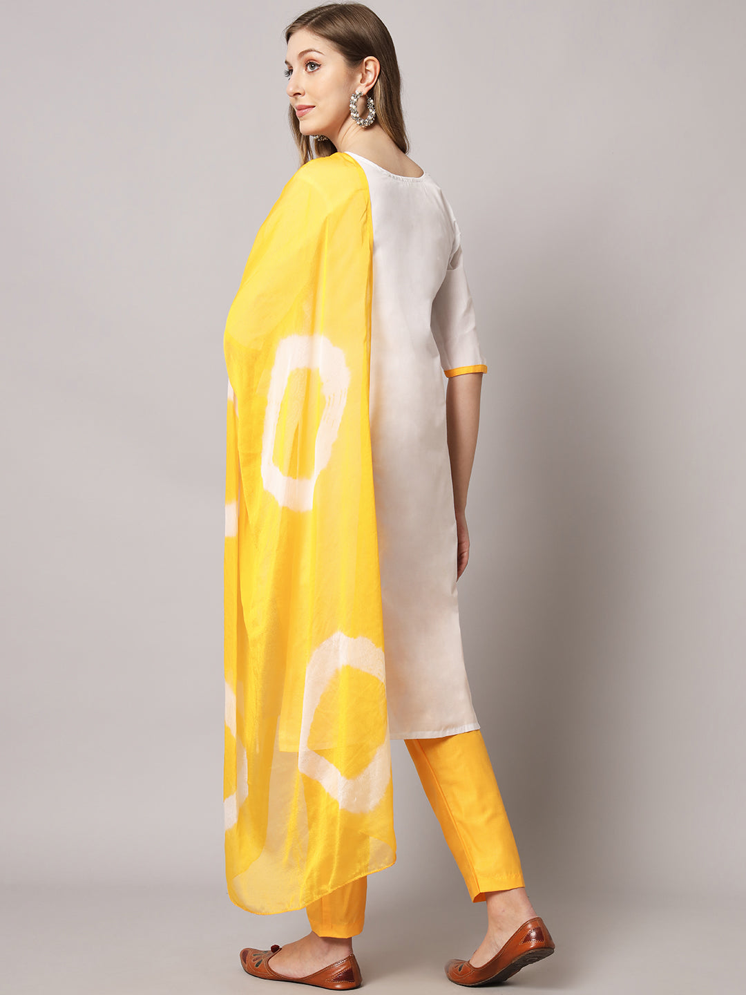 Cotton blend chikenkari kurta set with dupatta