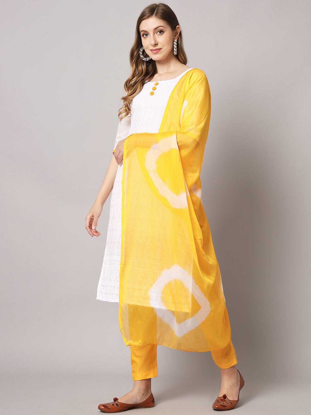 Cotton blend chikenkari kurta set with dupatta