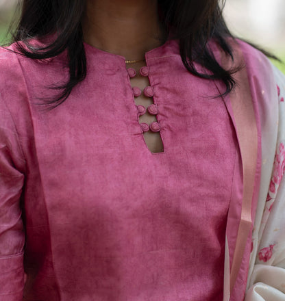 Women’s Chanderi Straight Kurti with Printed Organza Dupatta