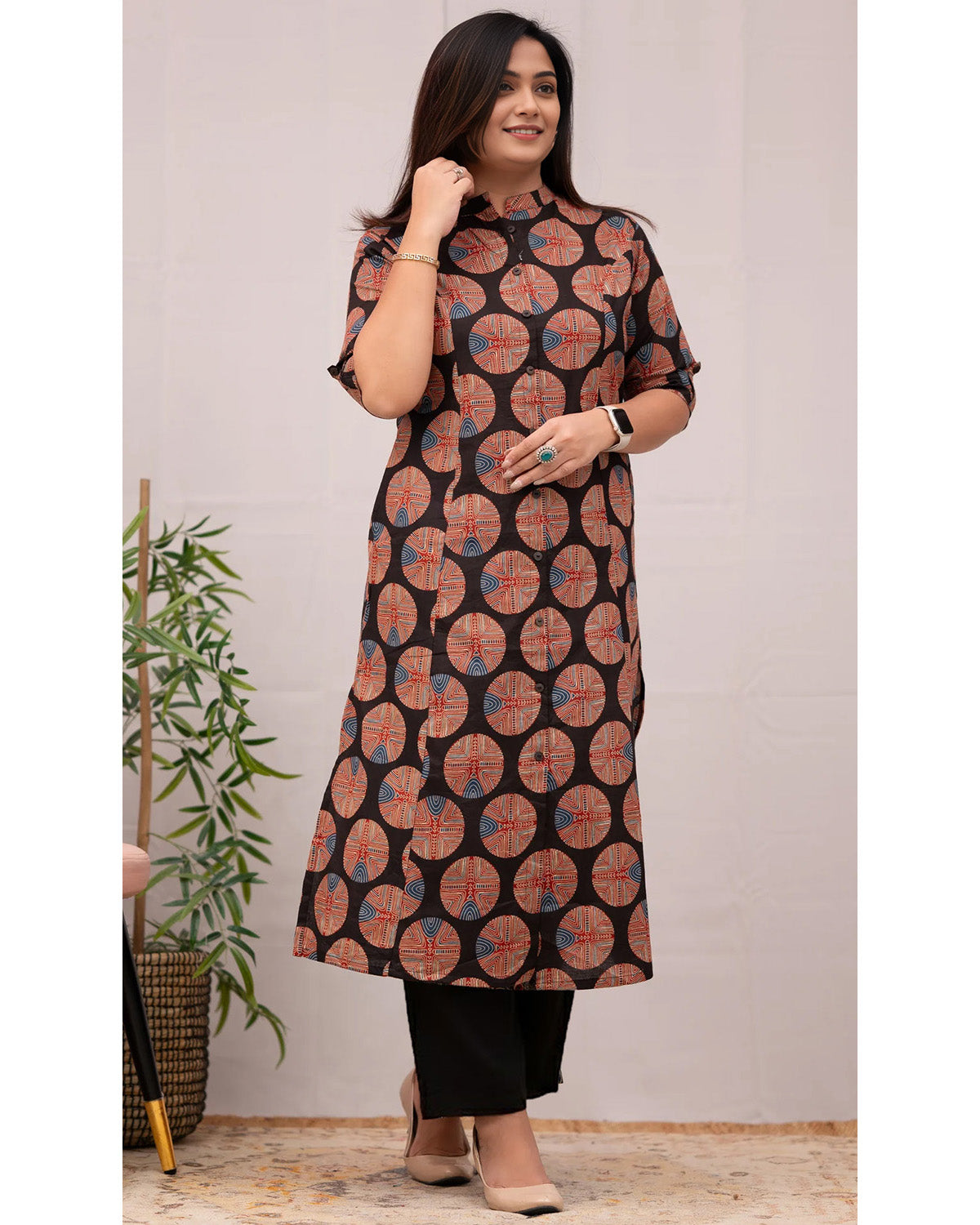 Women Rayon Printed Straight Kurta with Solid Pants
