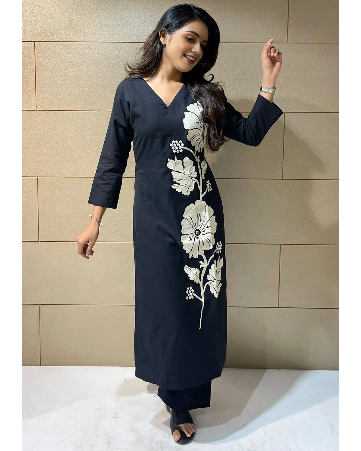 Women Black Floral Rayon Slub Kurta Pant Set