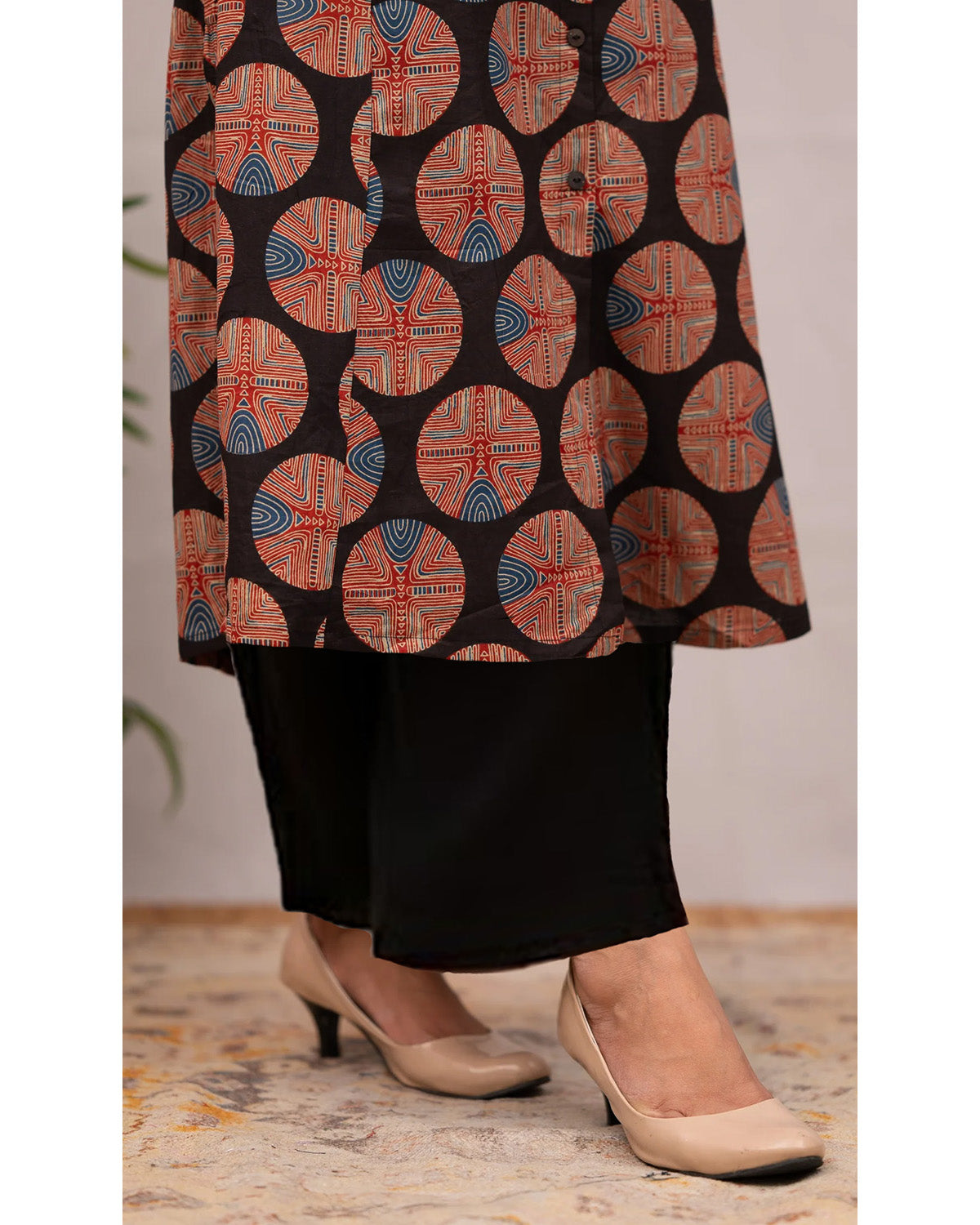 Women Rayon Printed Straight Kurta with Solid Pants