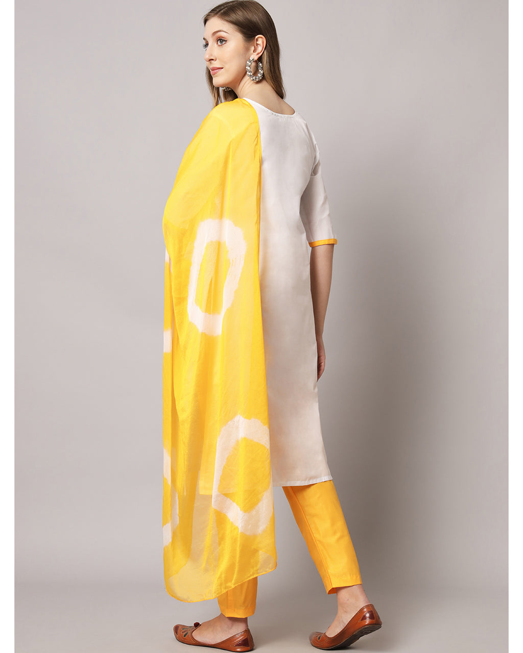 Cotton blend chikenkari kurta set with dupatta