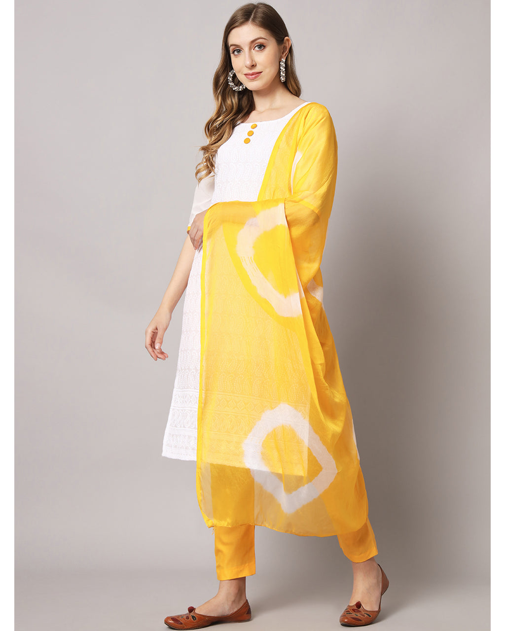 Cotton blend chikenkari kurta set with dupatta