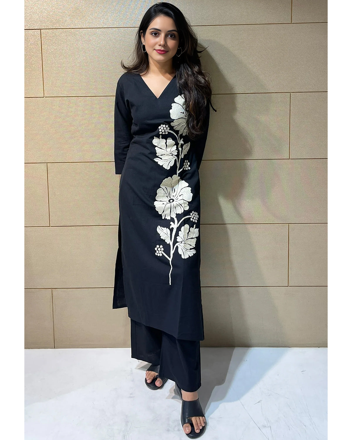 Women Black Floral Rayon Slub Kurta Pant Set