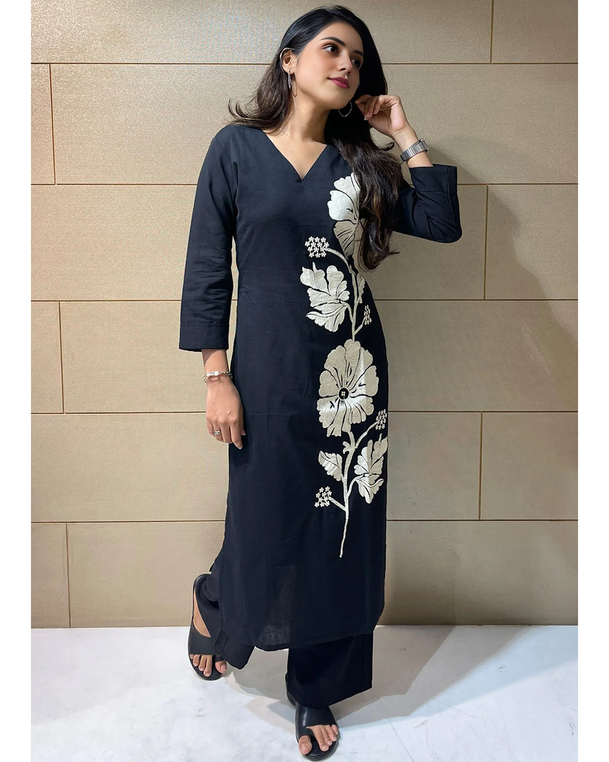Women Black Floral Rayon Slub Kurta Pant Set